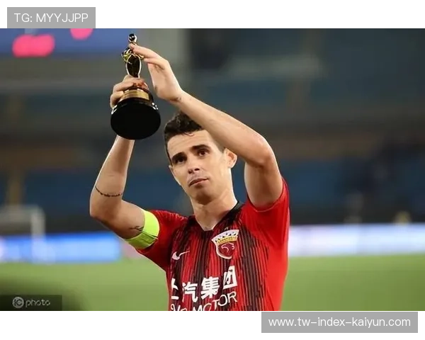 VAR回看判定点球，奥斯卡主罚命中锁定海港胜局